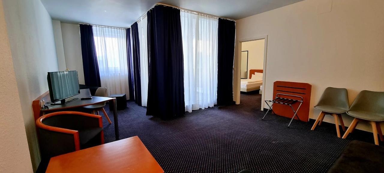 Exo Square Heidelberg/schwetzingen - By Superfly 3* Schwetzingen